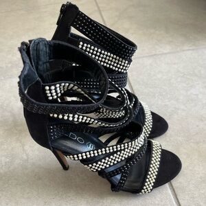 Aldo women’s black strappy sandals size 7.5 jewels